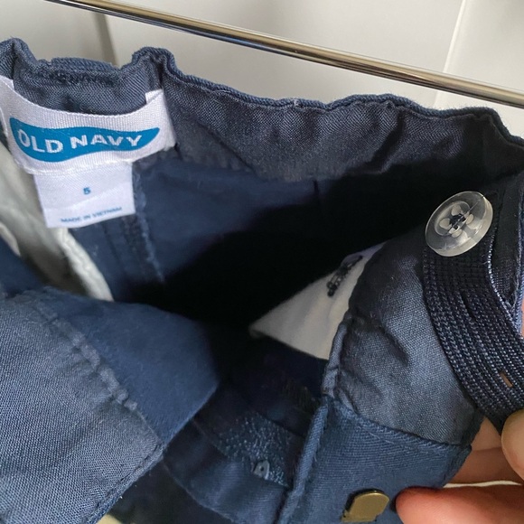 5y Old Navy Blue Chino Shorts (great condition) - Picture 2 of 3